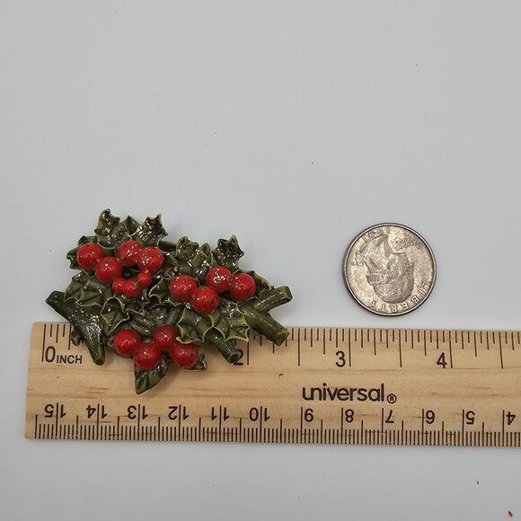 Vtg Christmas Poinsettia Brooch Pin 50s Celluloid Green Red Plastic HollyBerry - Picture 6 of 8